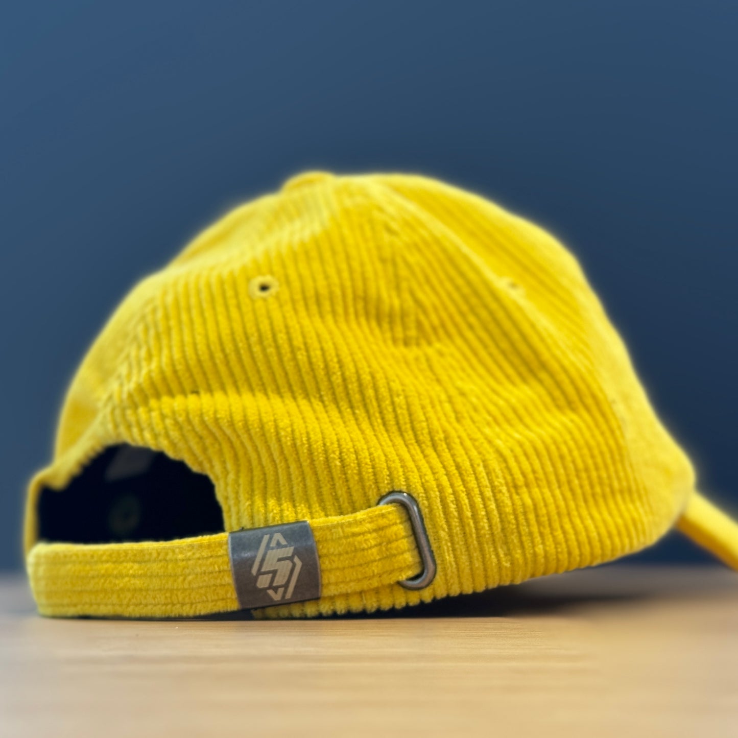 Cappellino Renault 5 Velluto Giallo